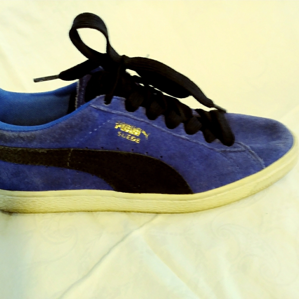 Blue suede PUMAS